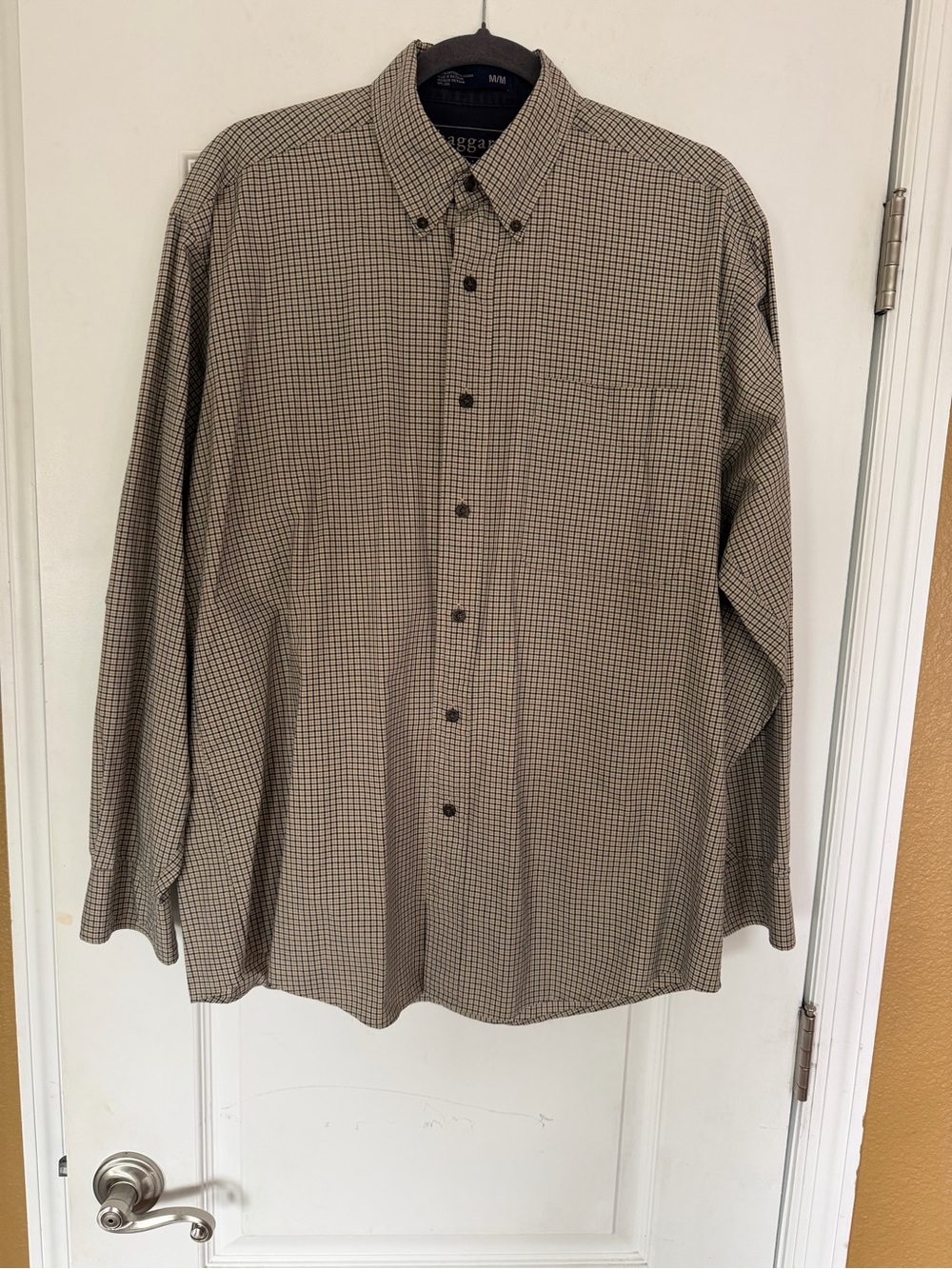 Haggar Generations 100% Cotton Men's Button-Down Check Shirt. Size M